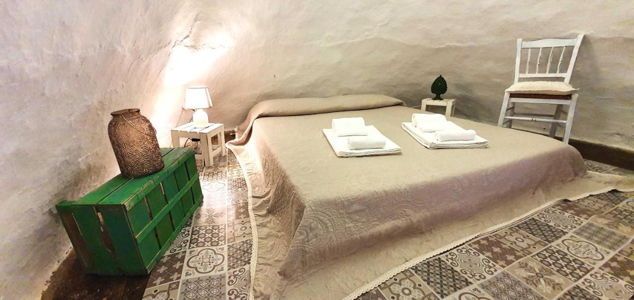 アルベロベッロ Trulli Antica Fonte Bed & Breakfast エクステリア 写真