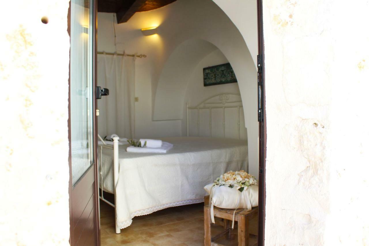 アルベロベッロ Trulli Antica Fonte Bed & Breakfast エクステリア 写真